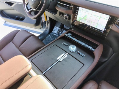 2027 Lincoln Navigator Reserve