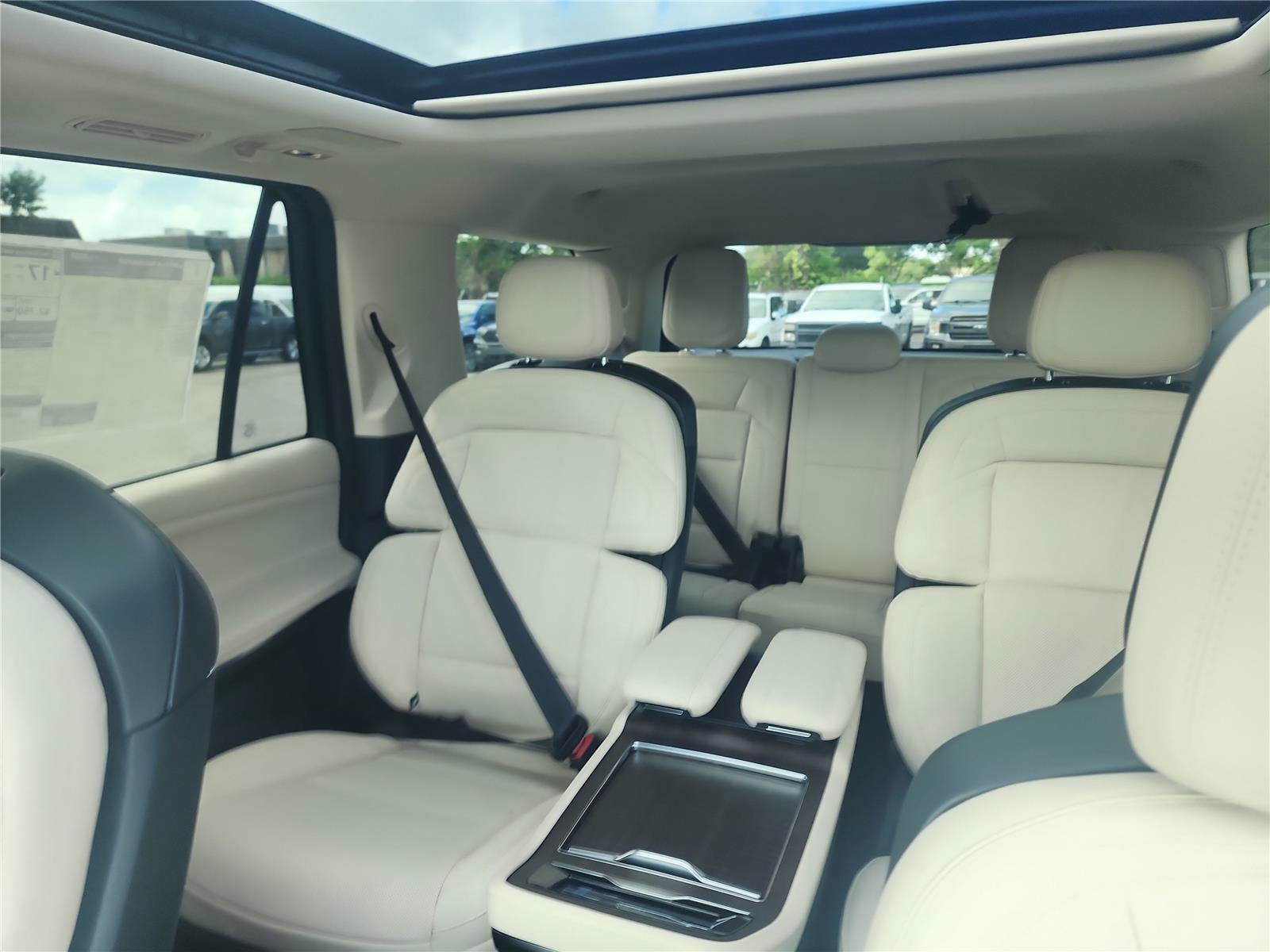 2027 Lincoln Navigator Reserve