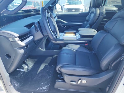 2027 Lincoln Navigator Reserve