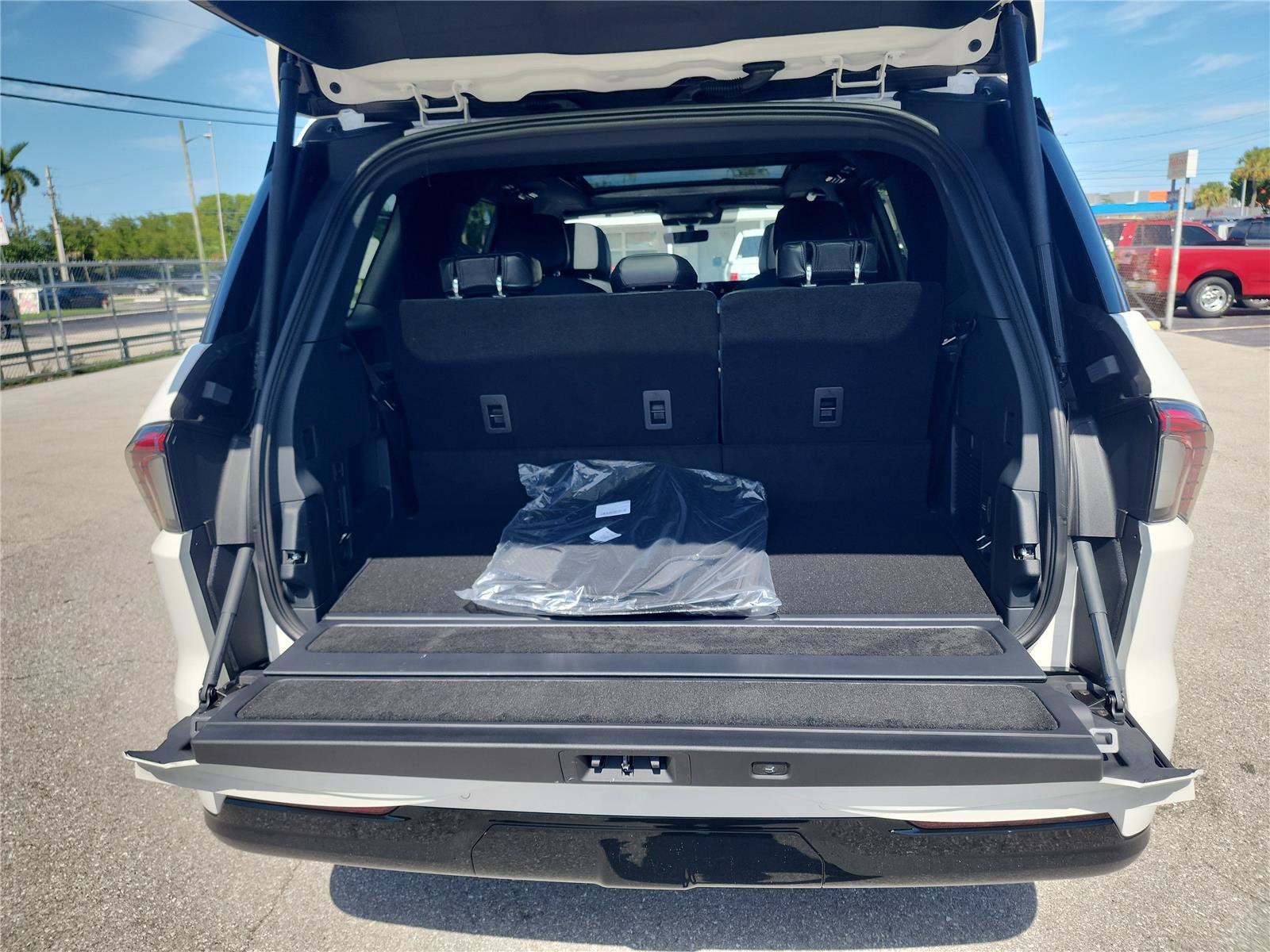 2027 Lincoln Navigator Reserve