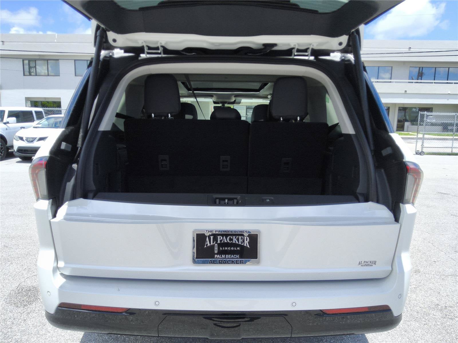 2027 Lincoln Navigator Reserve