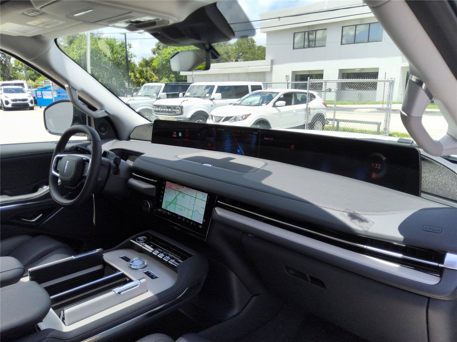 2027 Lincoln Navigator Reserve