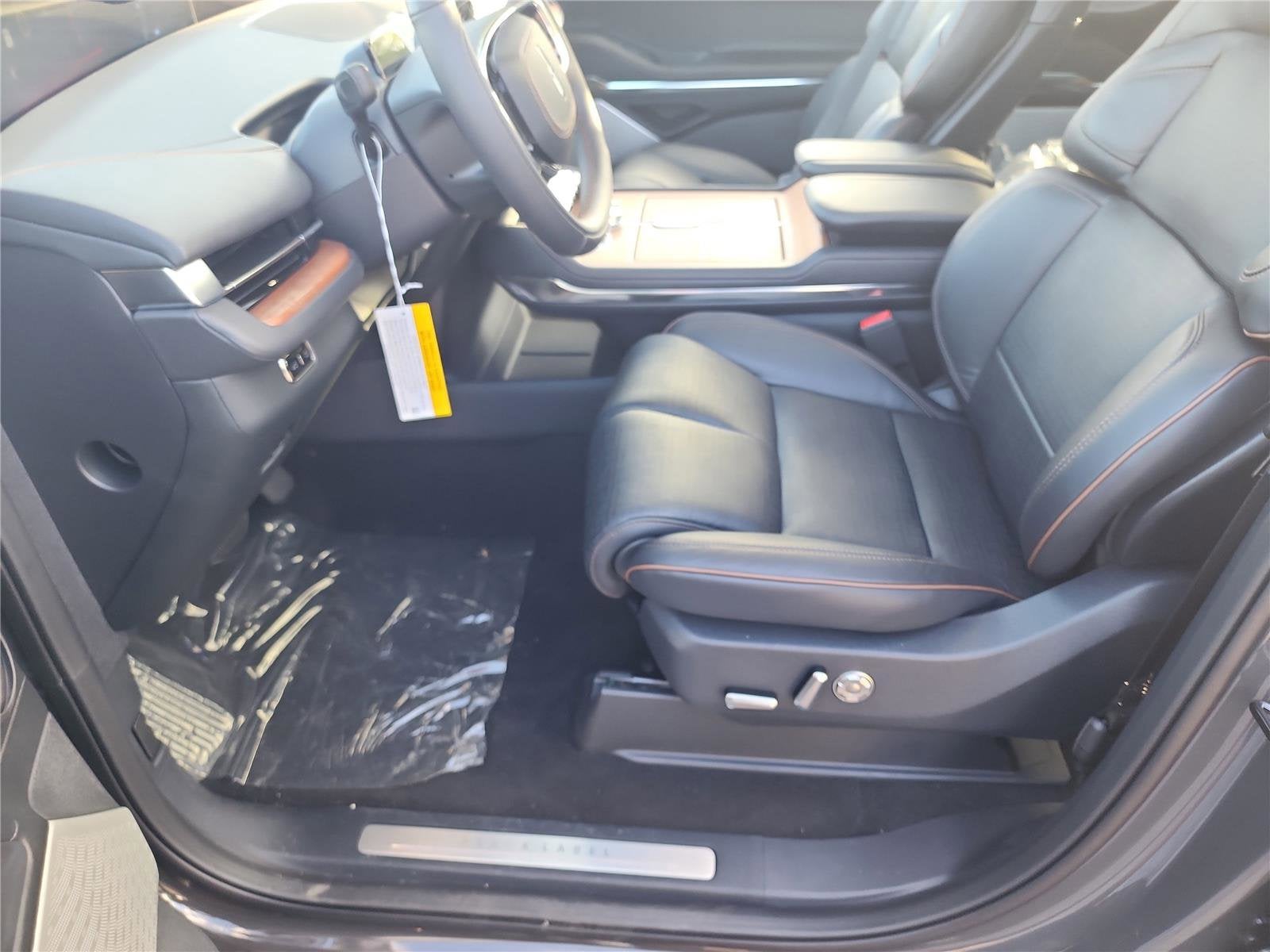 2025 Lincoln Navigator Black Label