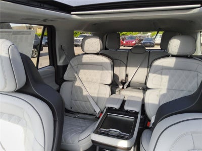 2027 Lincoln Navigator Black Label