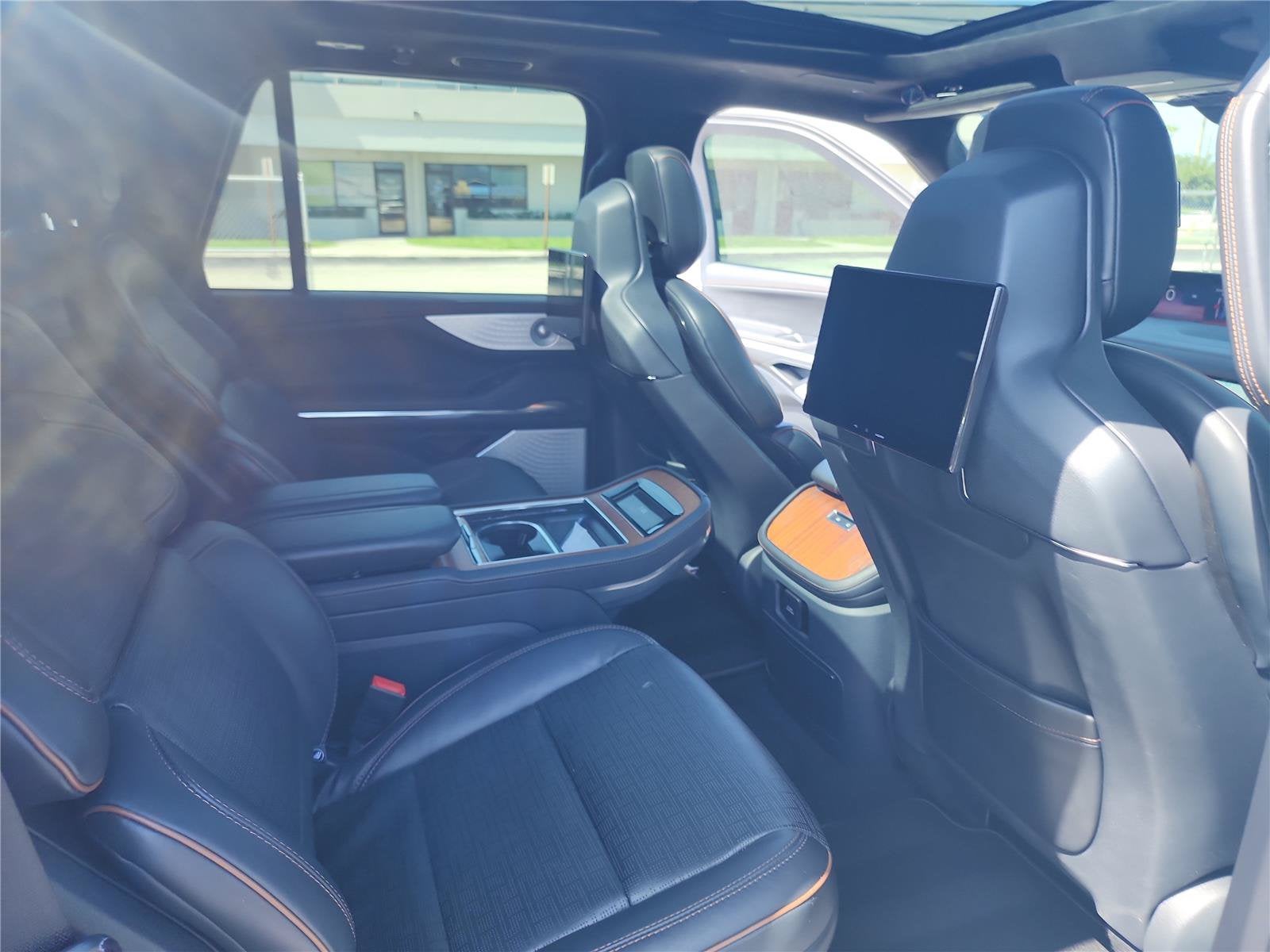 2025 Lincoln Navigator Black Label