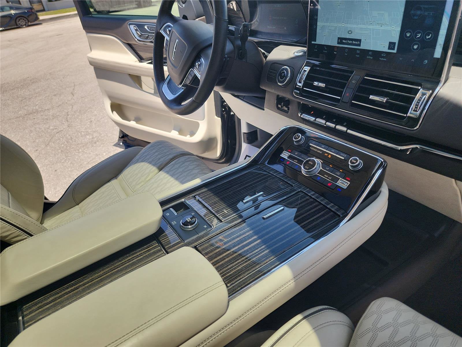 2022 Lincoln Navigator Black Label