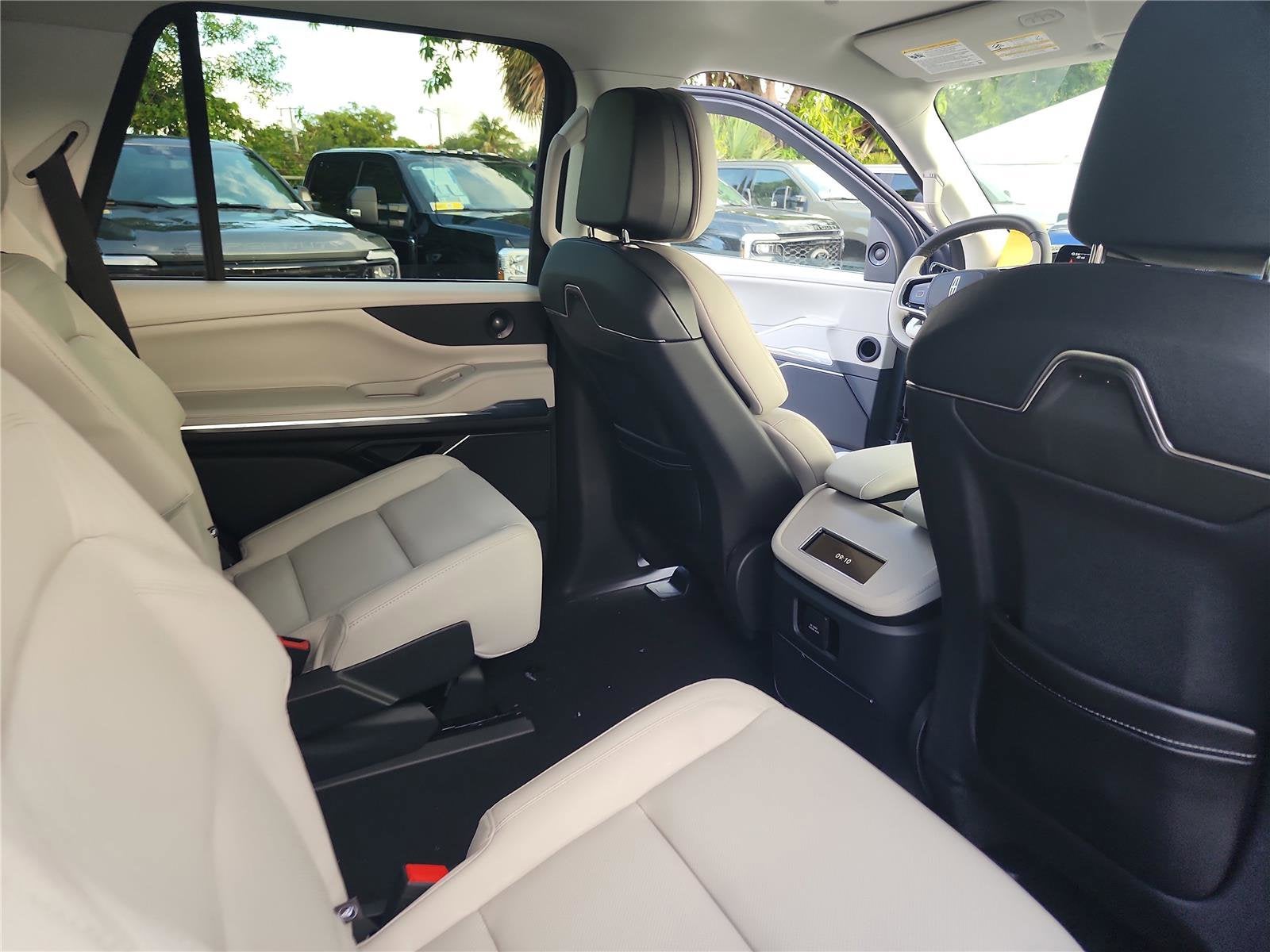 2026 Lincoln Navigator Premiere