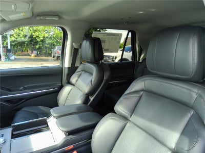 2027 Lincoln Navigator Premiere