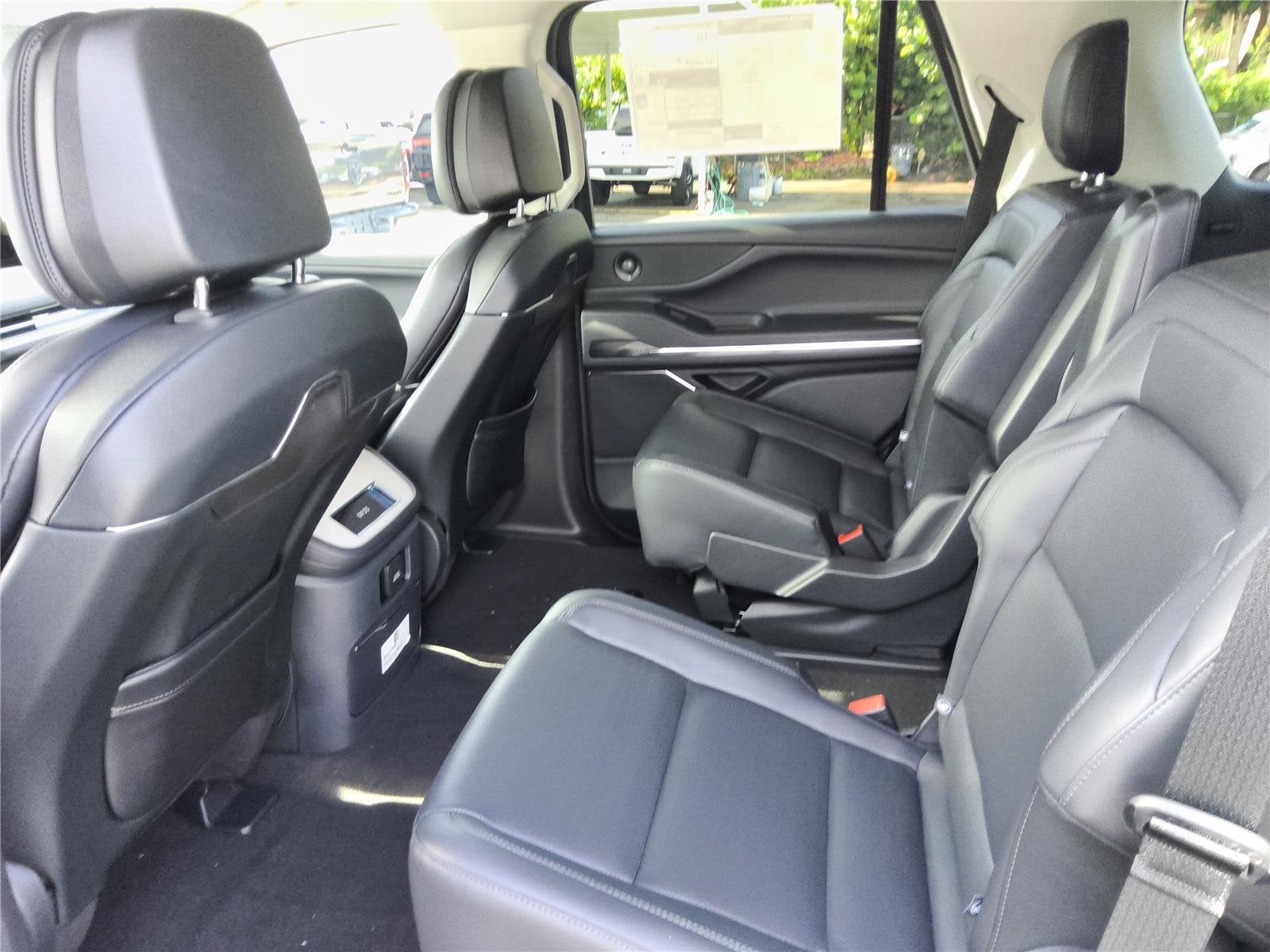 2027 Lincoln Navigator Premiere