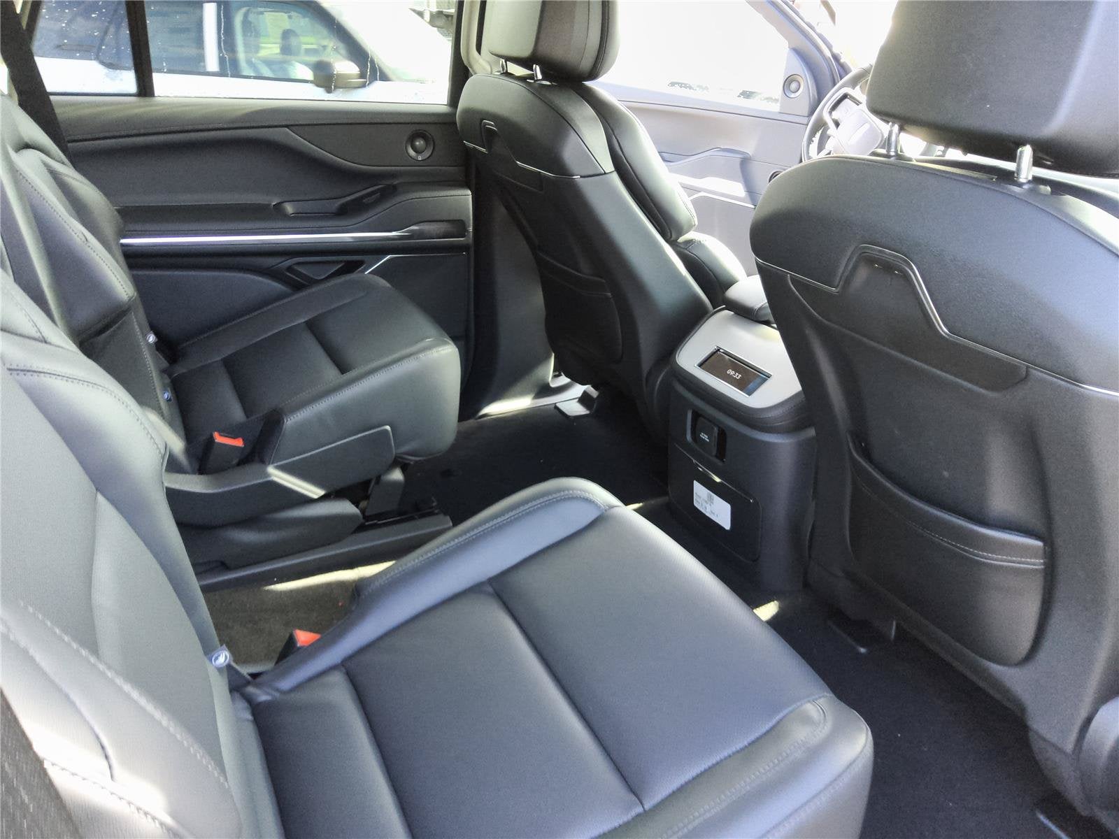 2027 Lincoln Navigator Premiere