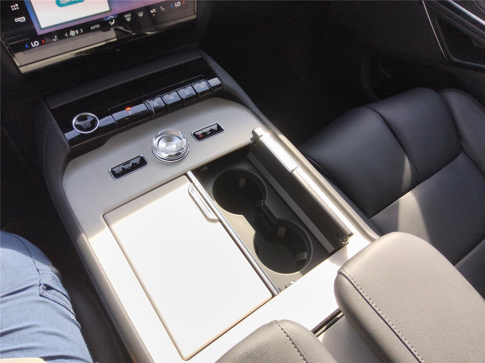 2027 Lincoln Navigator Premiere