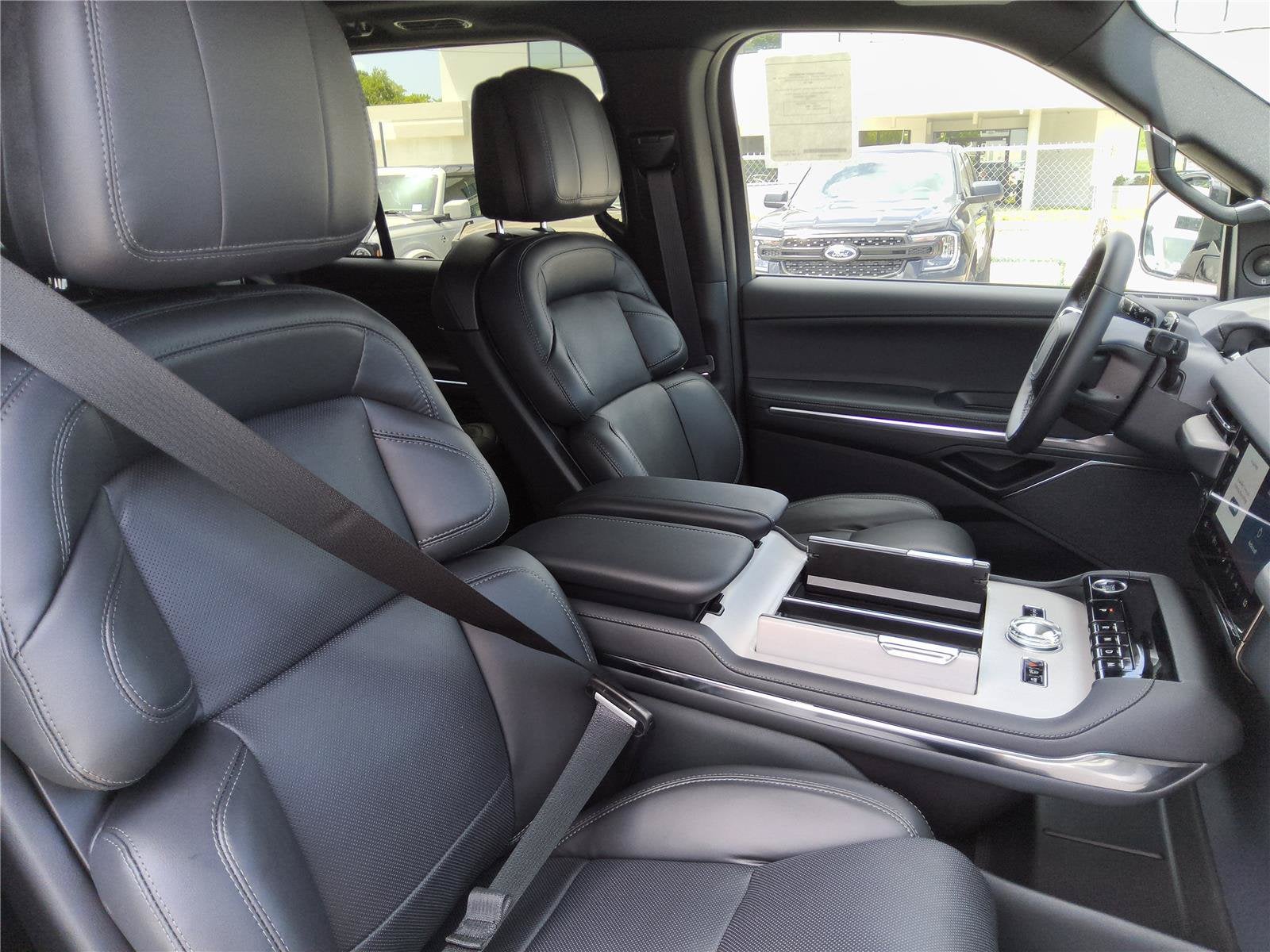 2027 Lincoln Navigator Reserve
