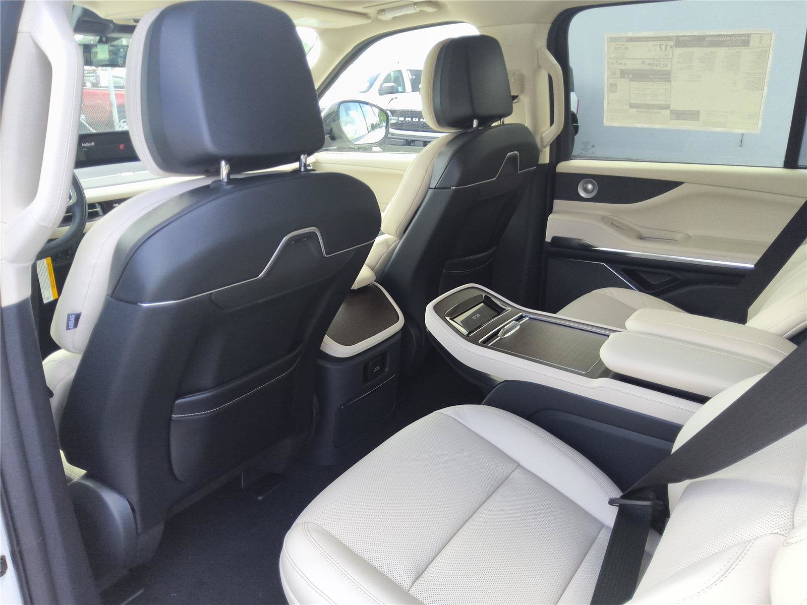 2027 Lincoln Navigator L