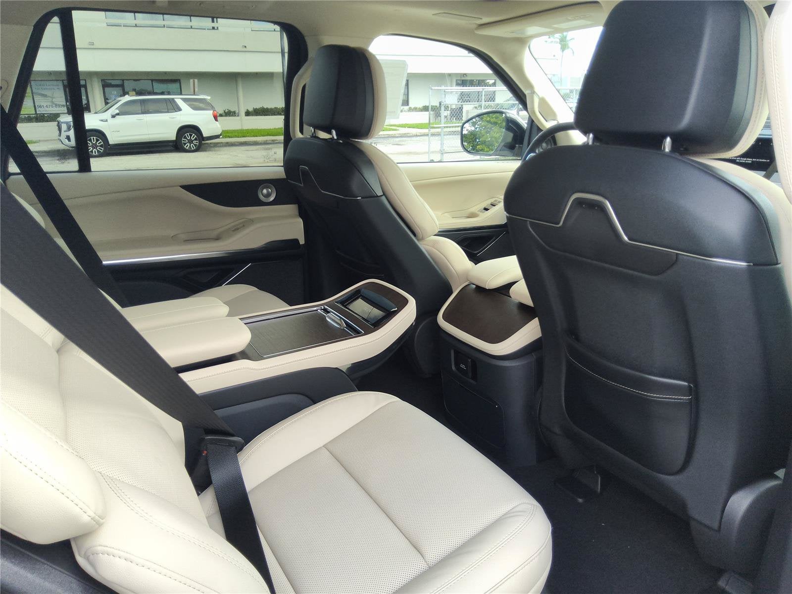2027 Lincoln Navigator L