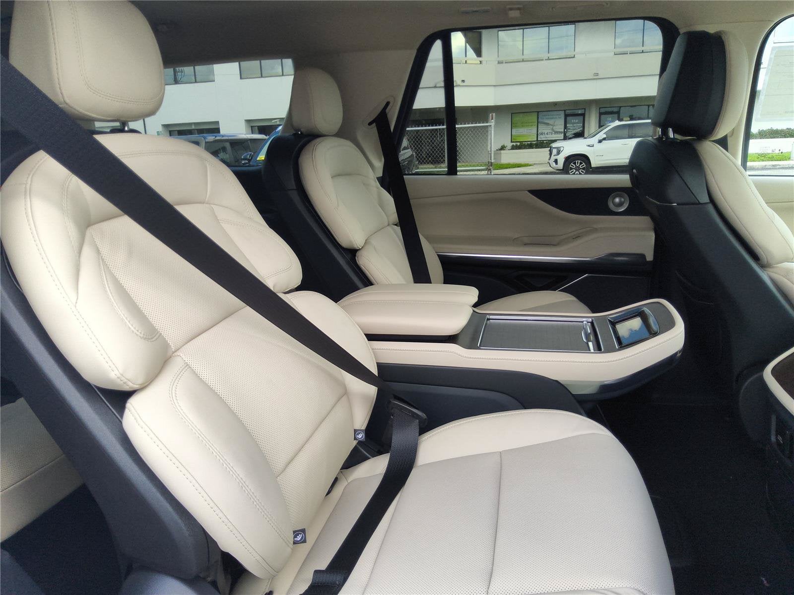 2027 Lincoln Navigator L