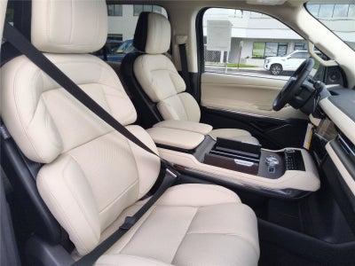 2027 Lincoln Navigator L