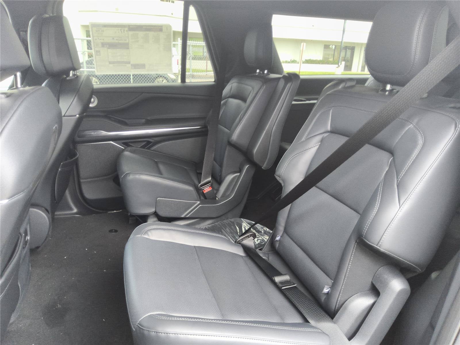 2027 Lincoln Navigator L