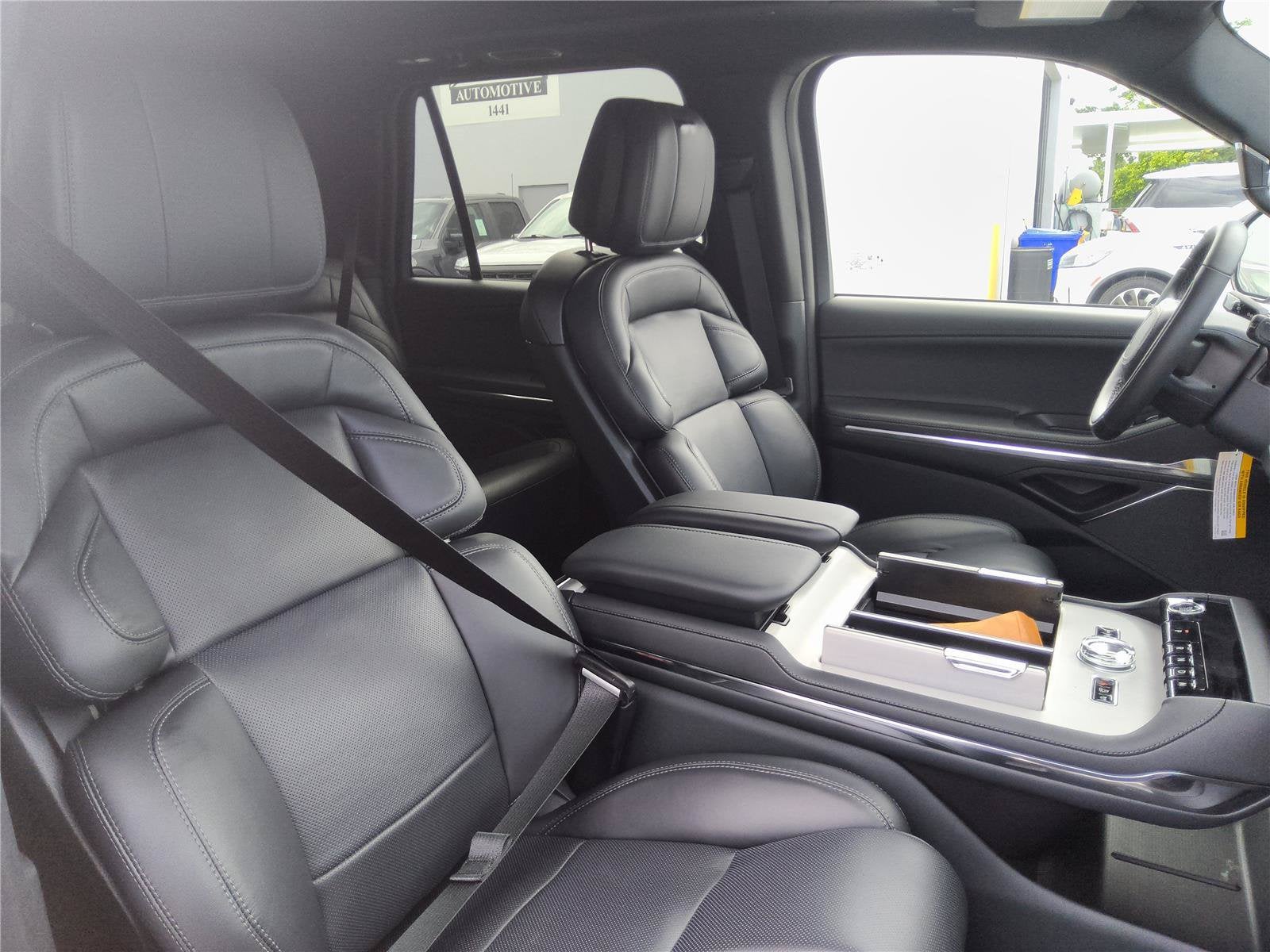 2027 Lincoln Navigator L