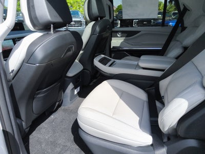 2026 Lincoln Navigator L