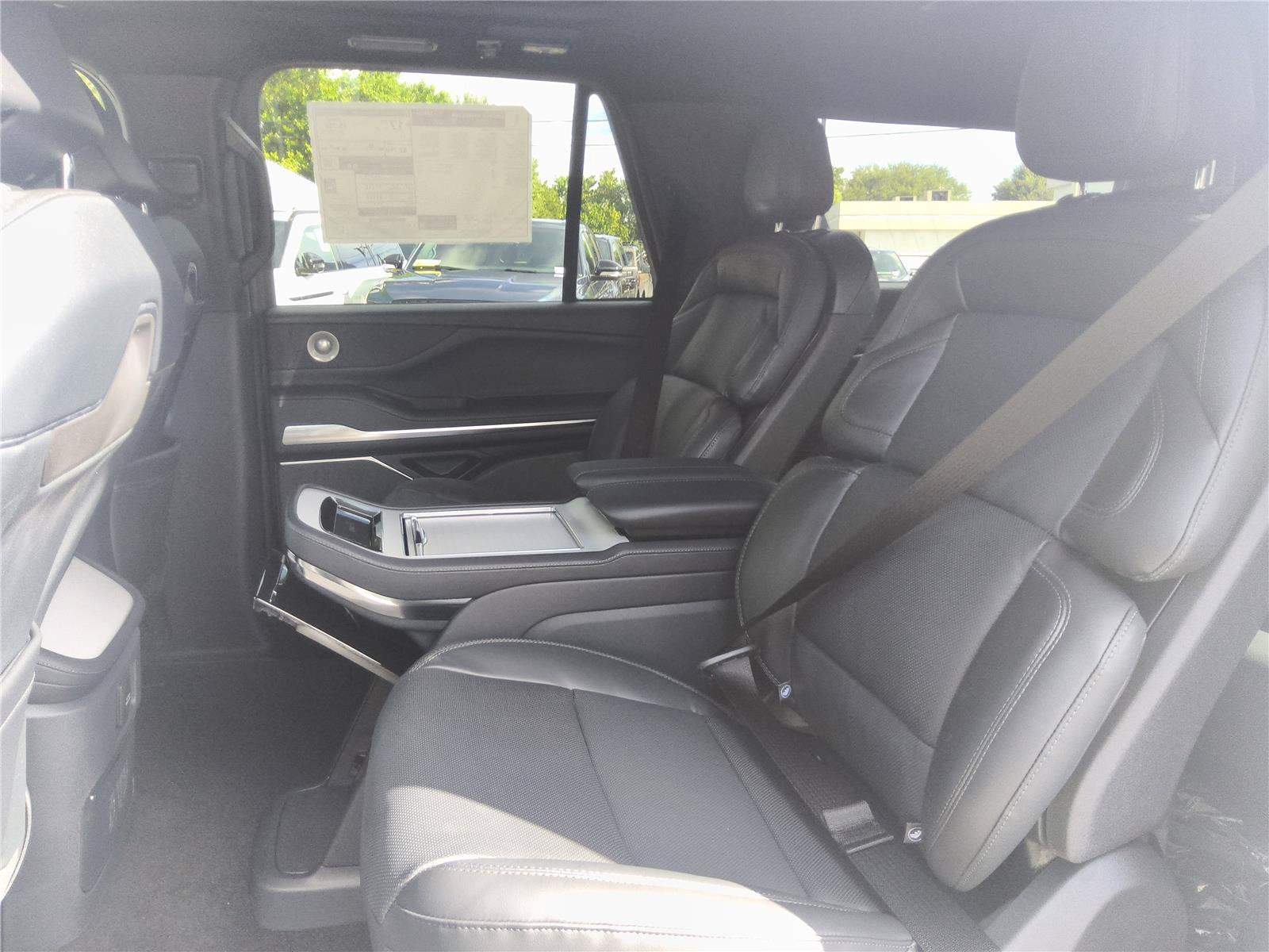 2027 Lincoln Navigator L