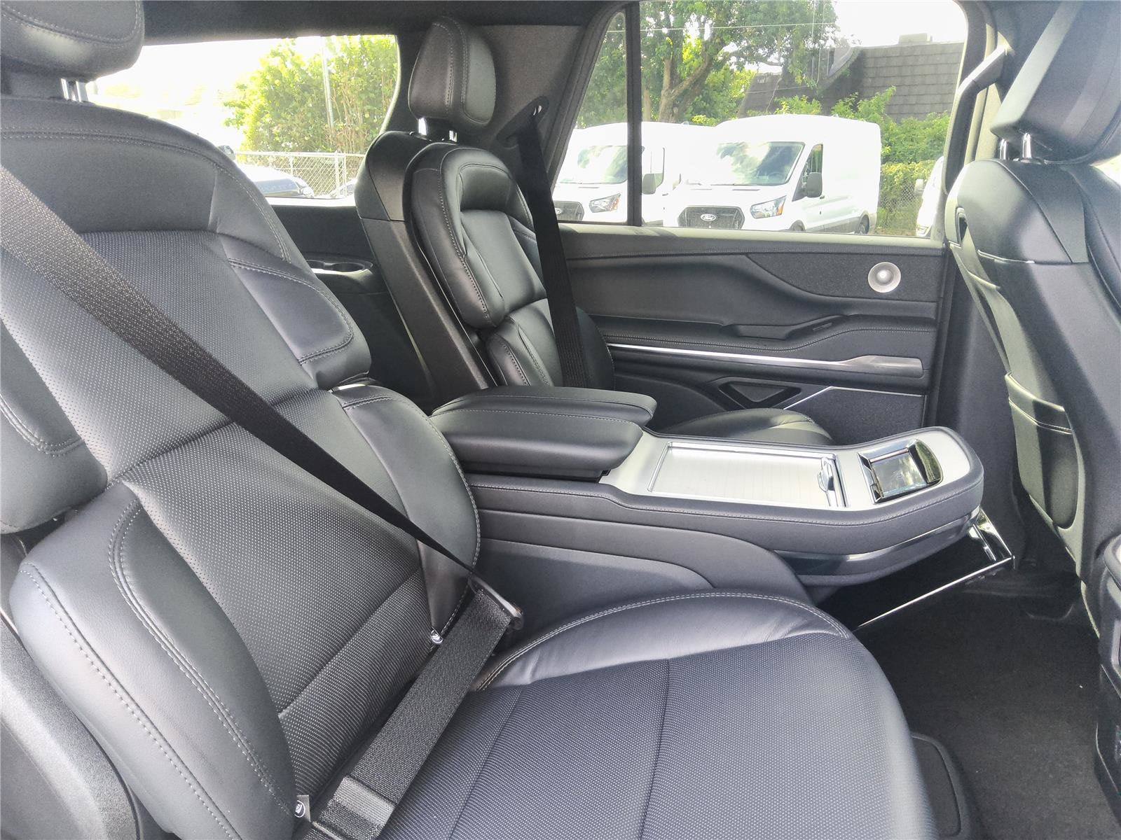 2027 Lincoln Navigator L