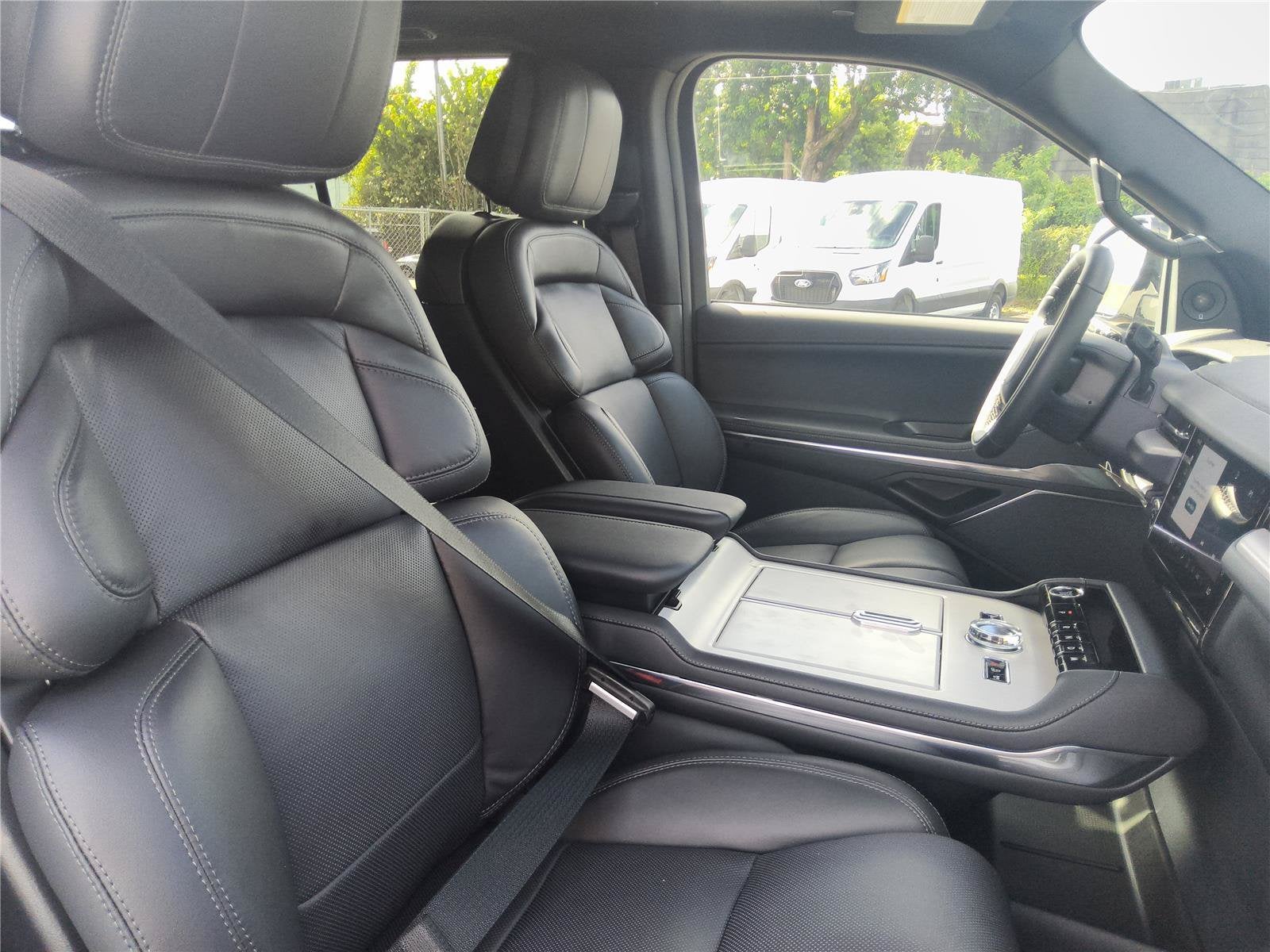 2027 Lincoln Navigator L