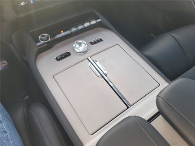 2027 Lincoln Navigator L