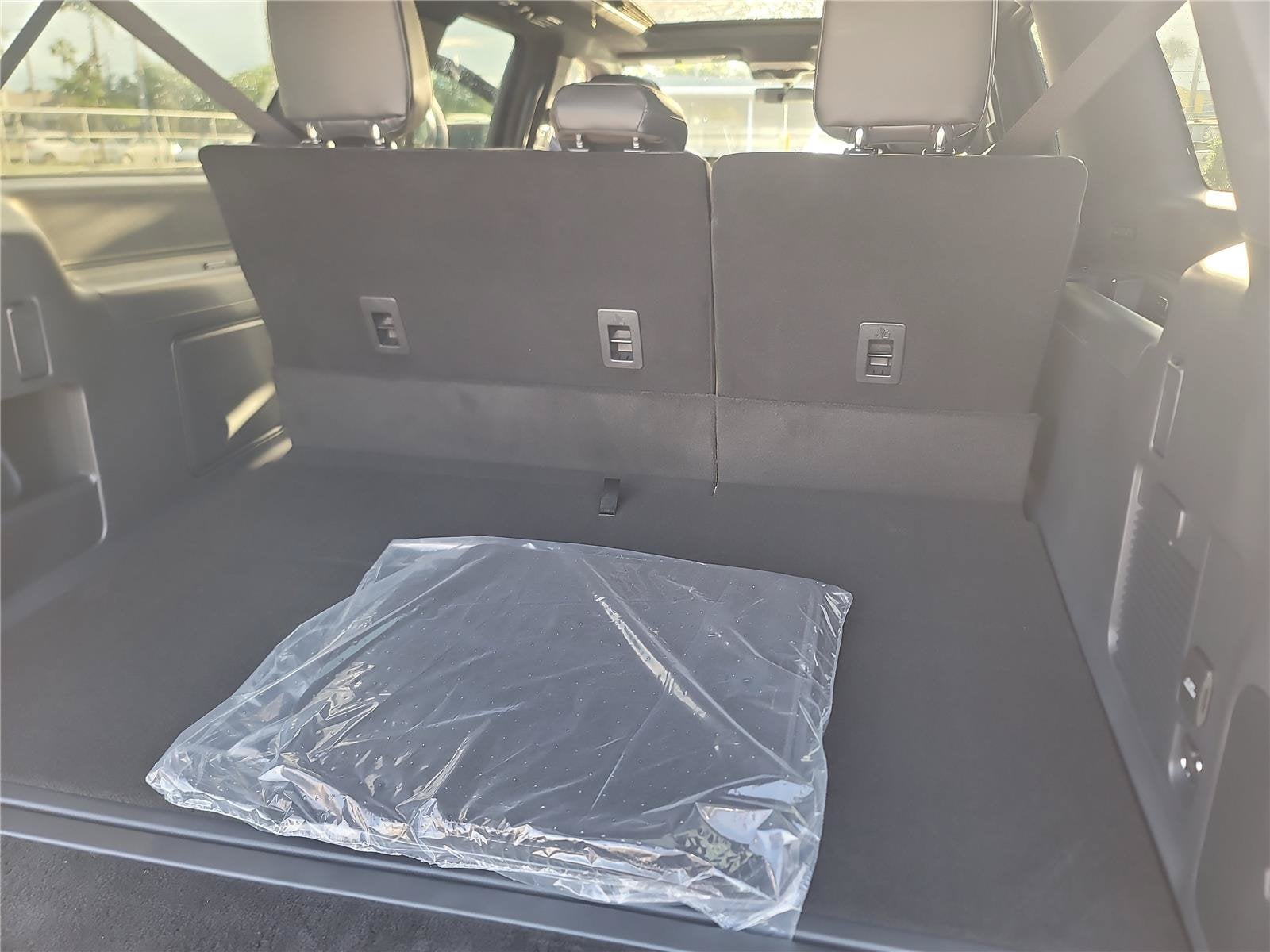 2027 Lincoln Navigator L