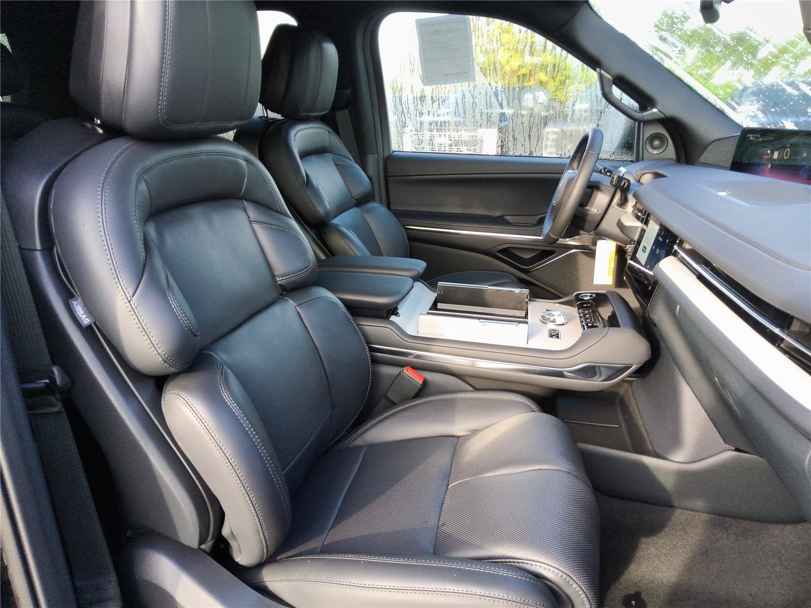 2027 Lincoln Navigator L