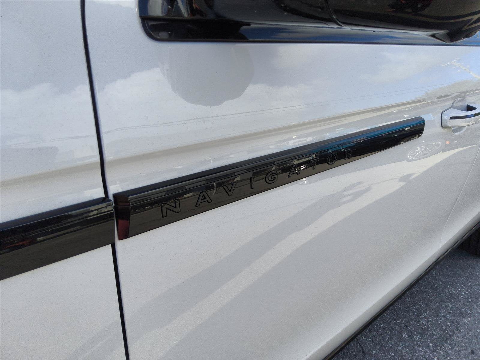 2027 Lincoln Navigator L