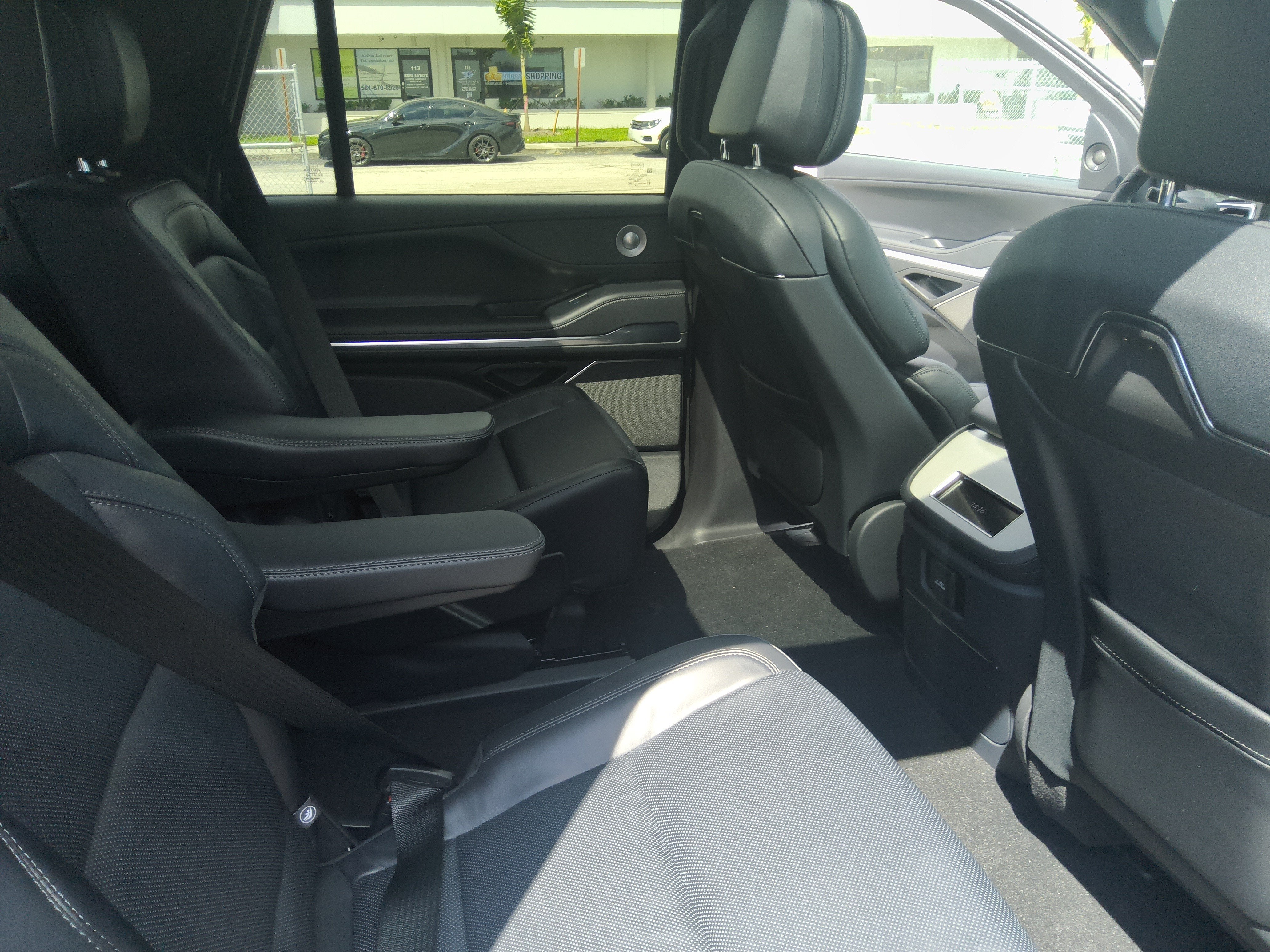 2027 Lincoln Navigator L