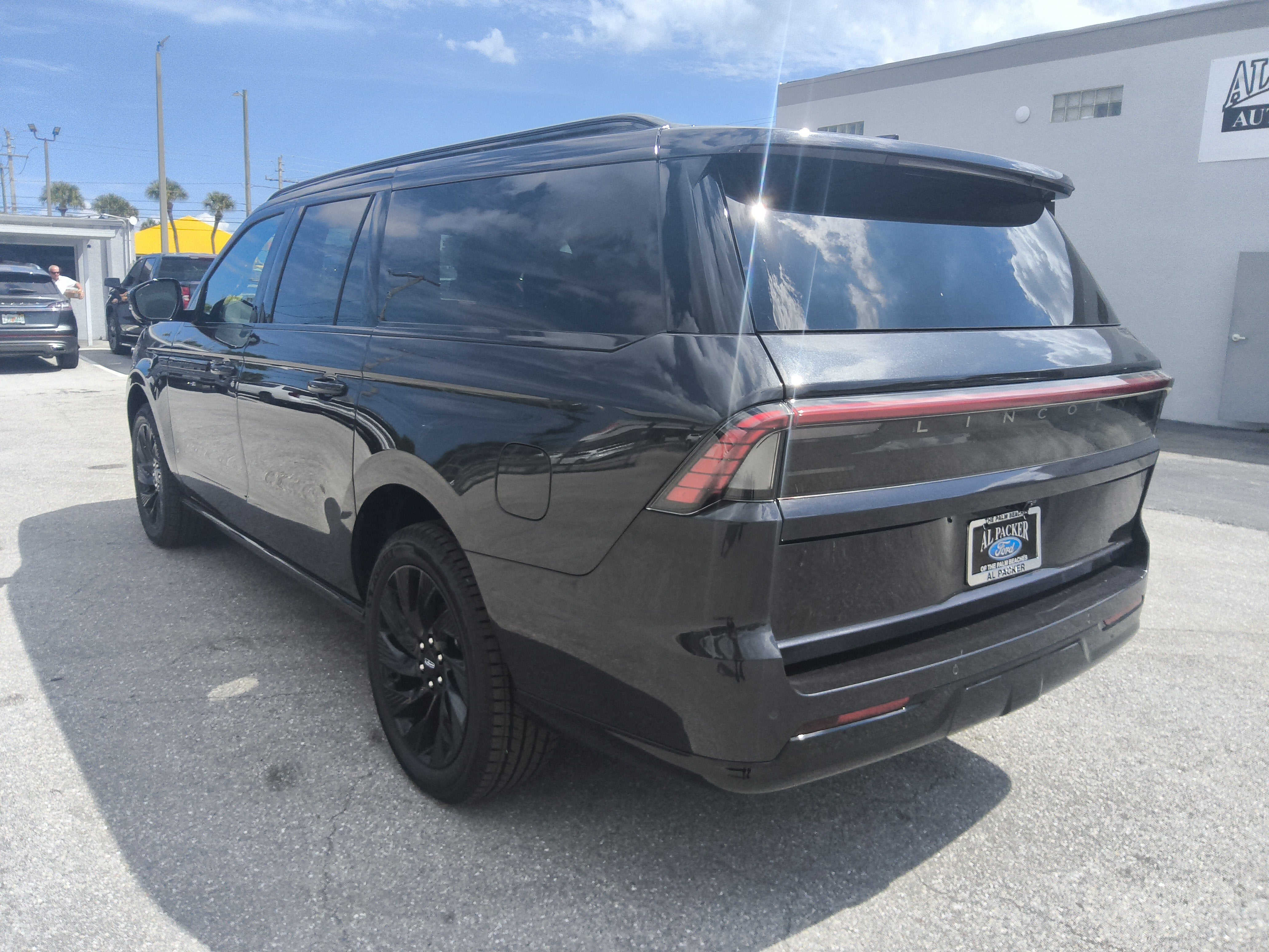 2027 Lincoln Navigator L