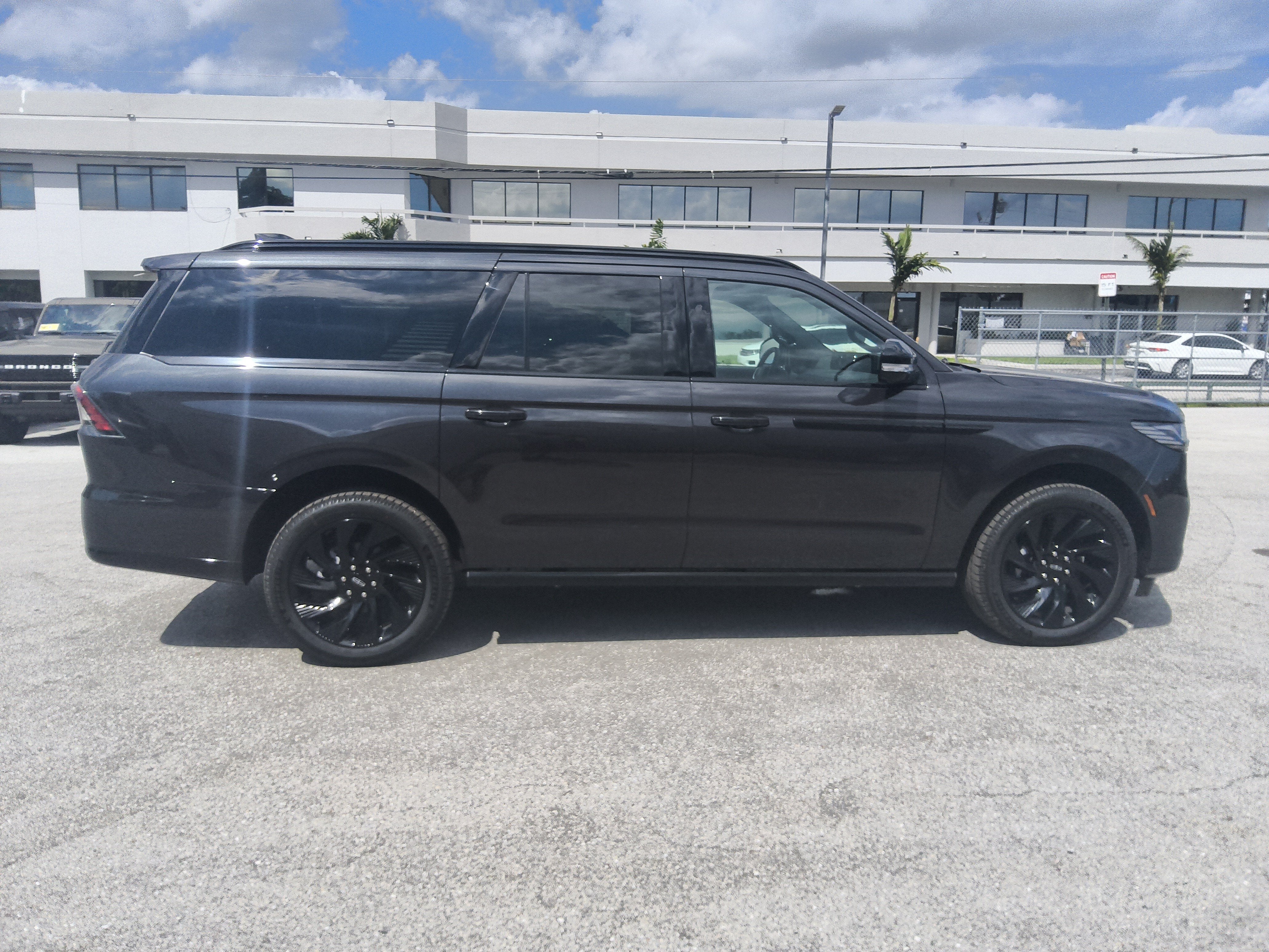 2027 Lincoln Navigator L