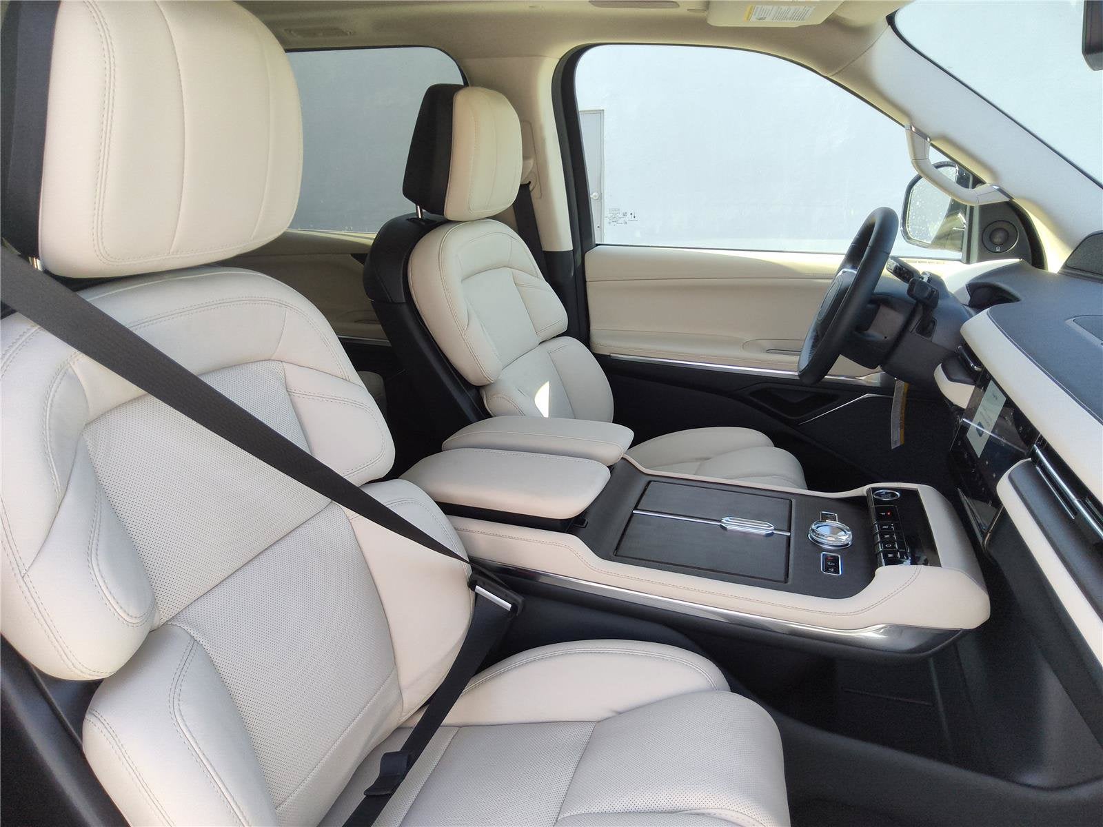 2027 Lincoln Navigator L