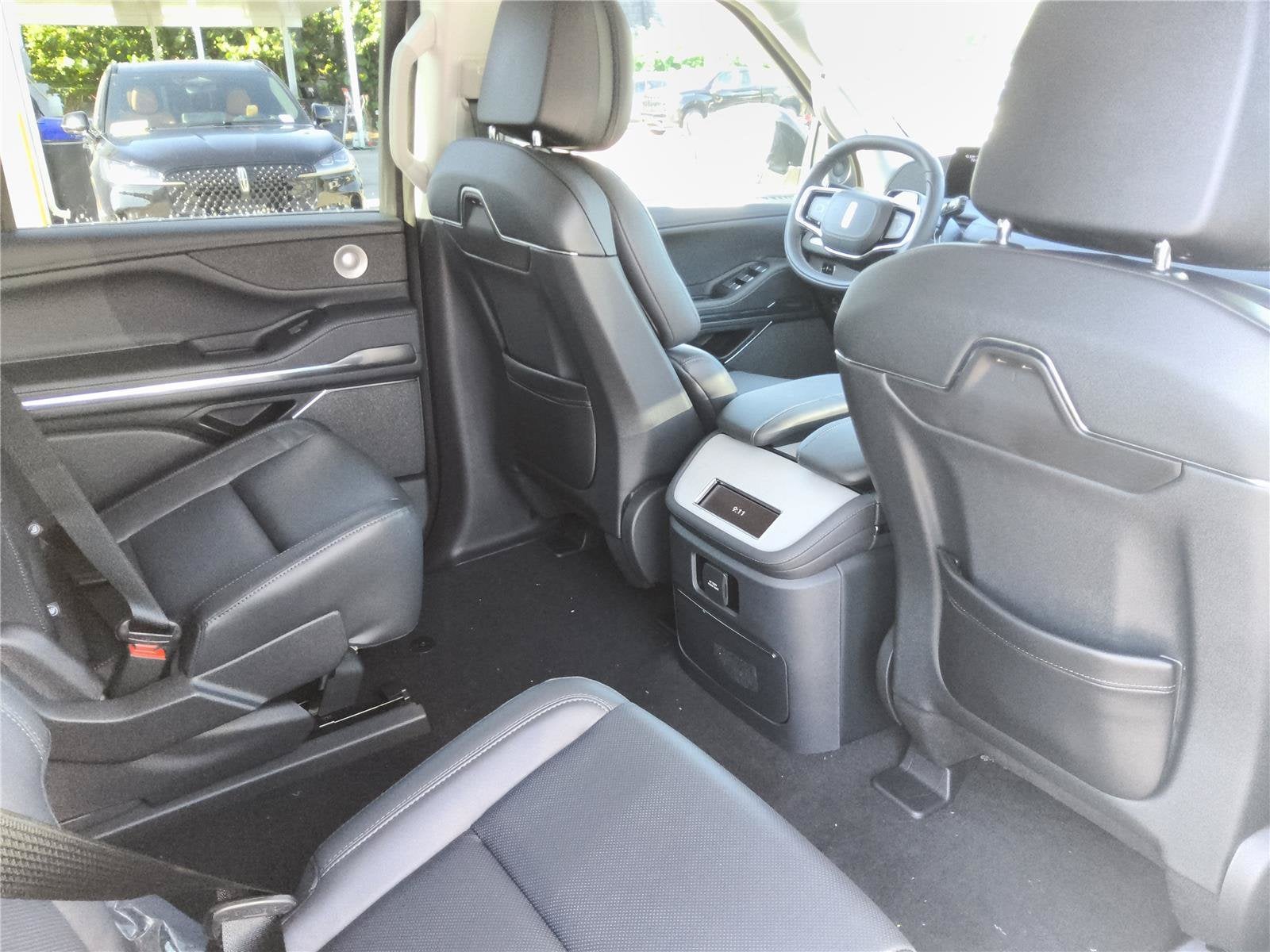 2027 Lincoln Navigator L