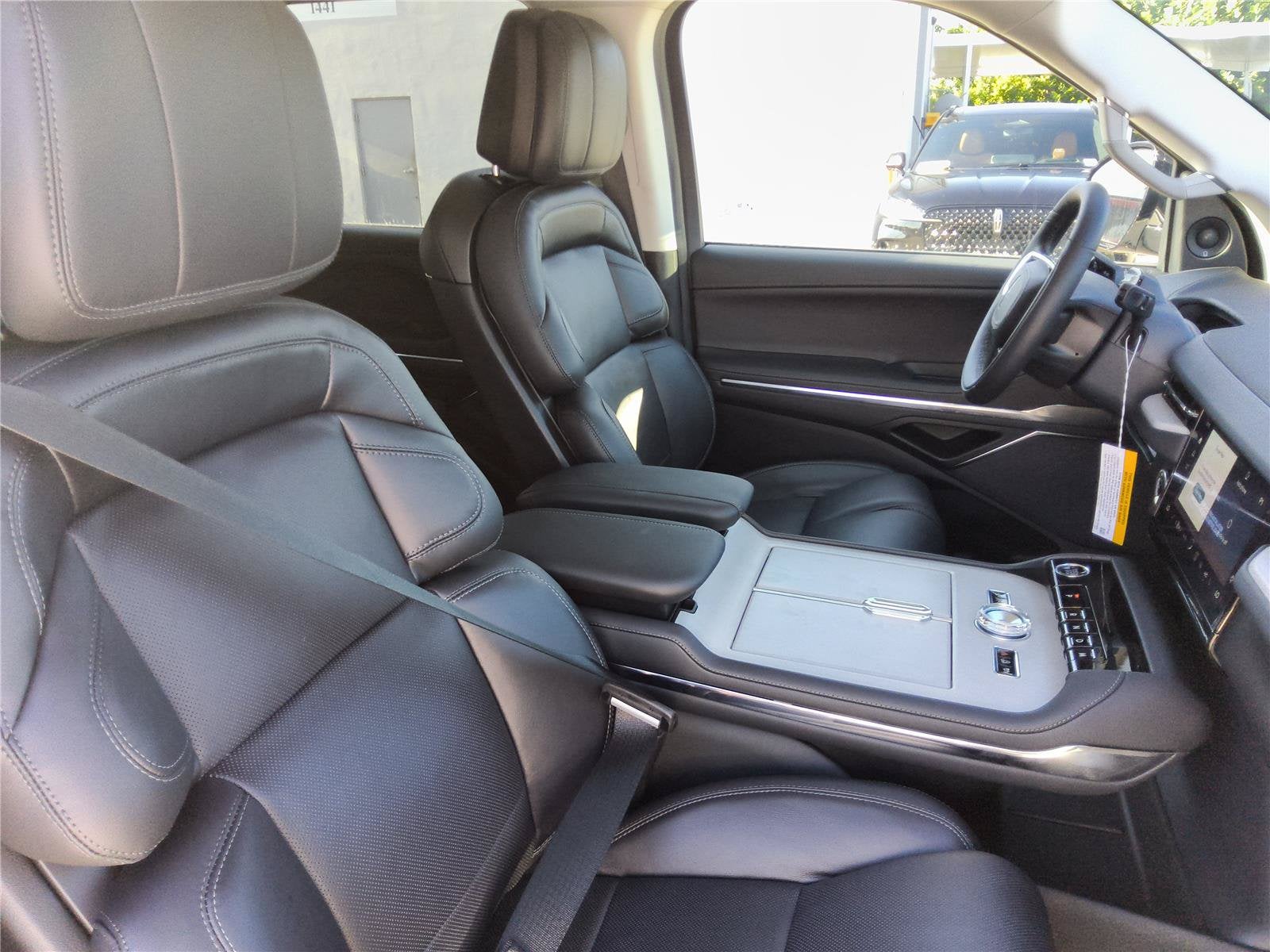 2027 Lincoln Navigator L