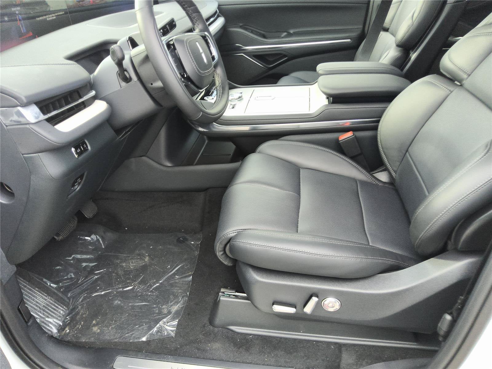 2027 Lincoln Navigator L
