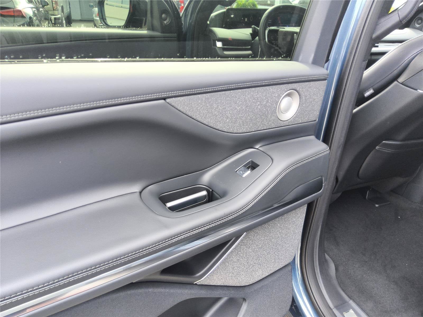 2027 Lincoln Navigator L