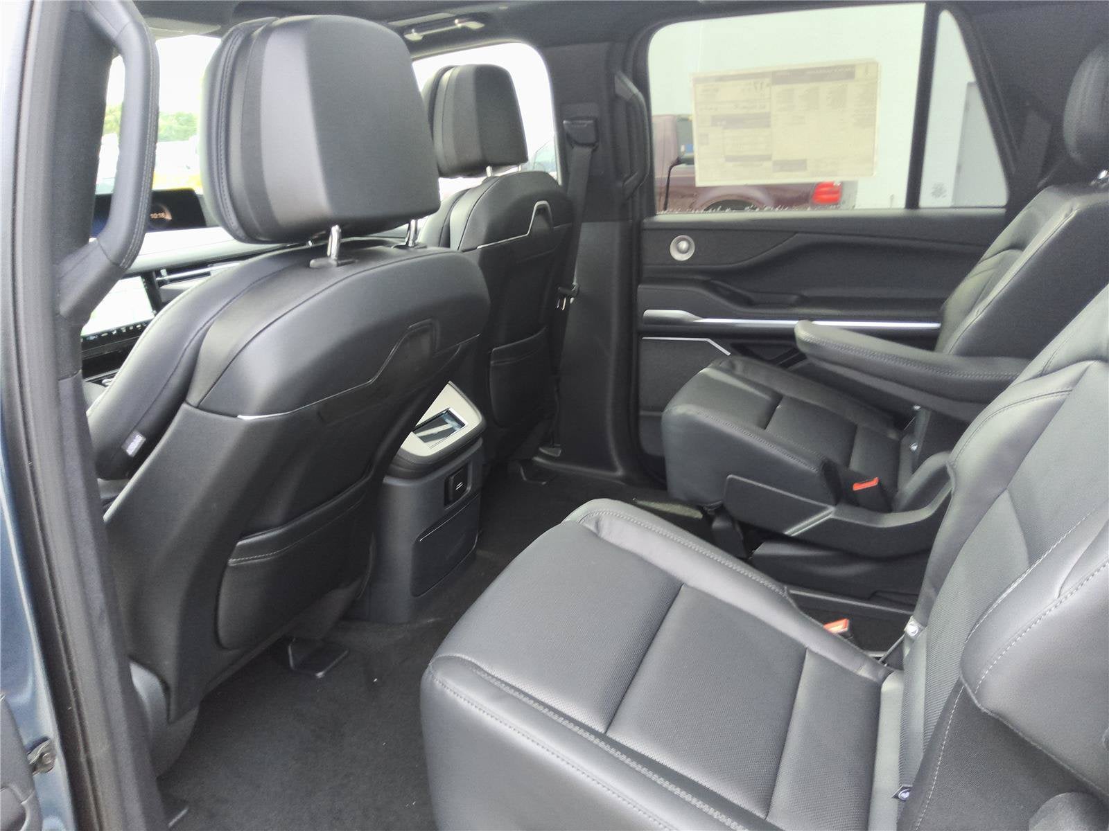 2027 Lincoln Navigator L