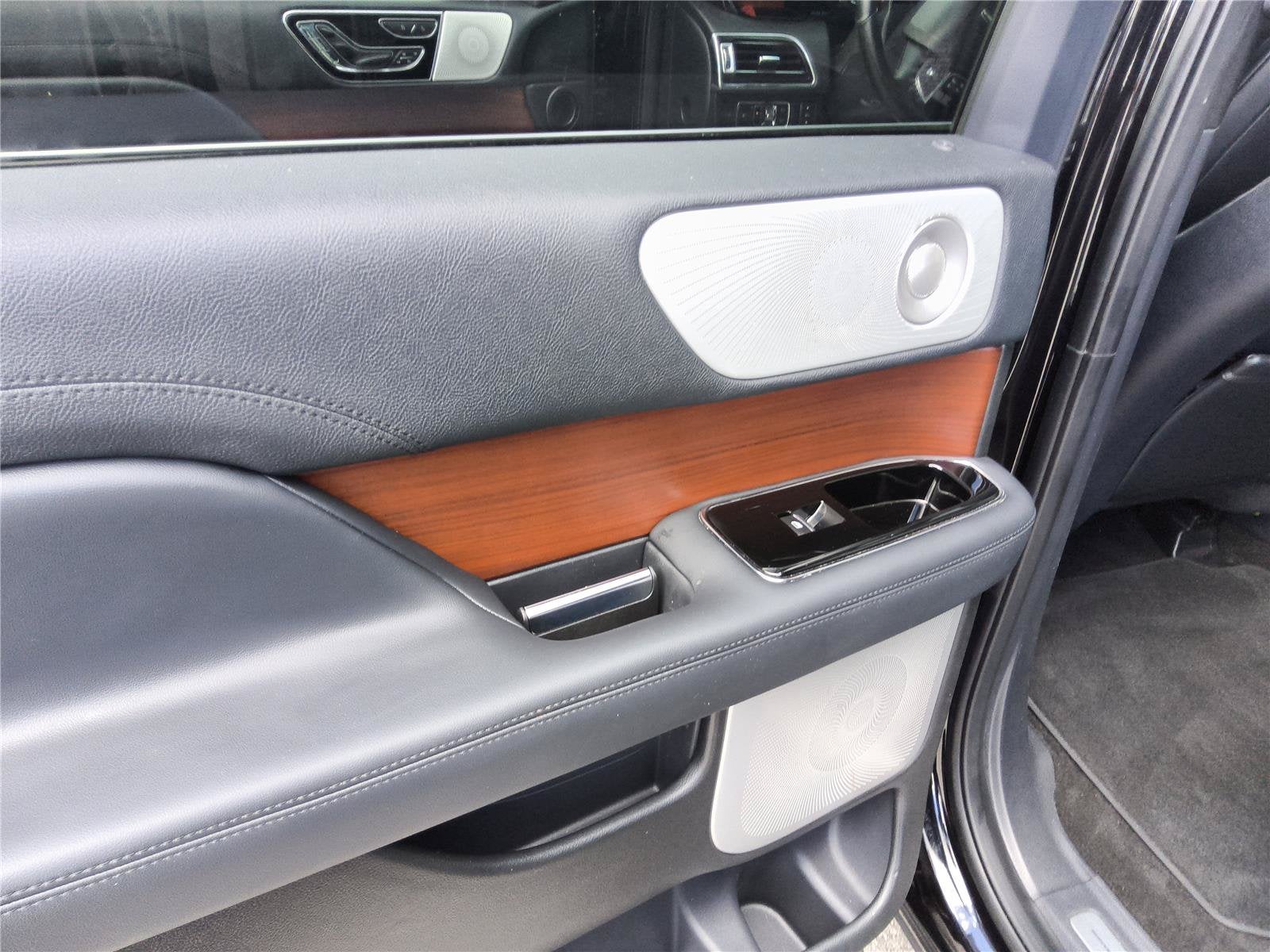 2022 Lincoln Navigator L Reserve
