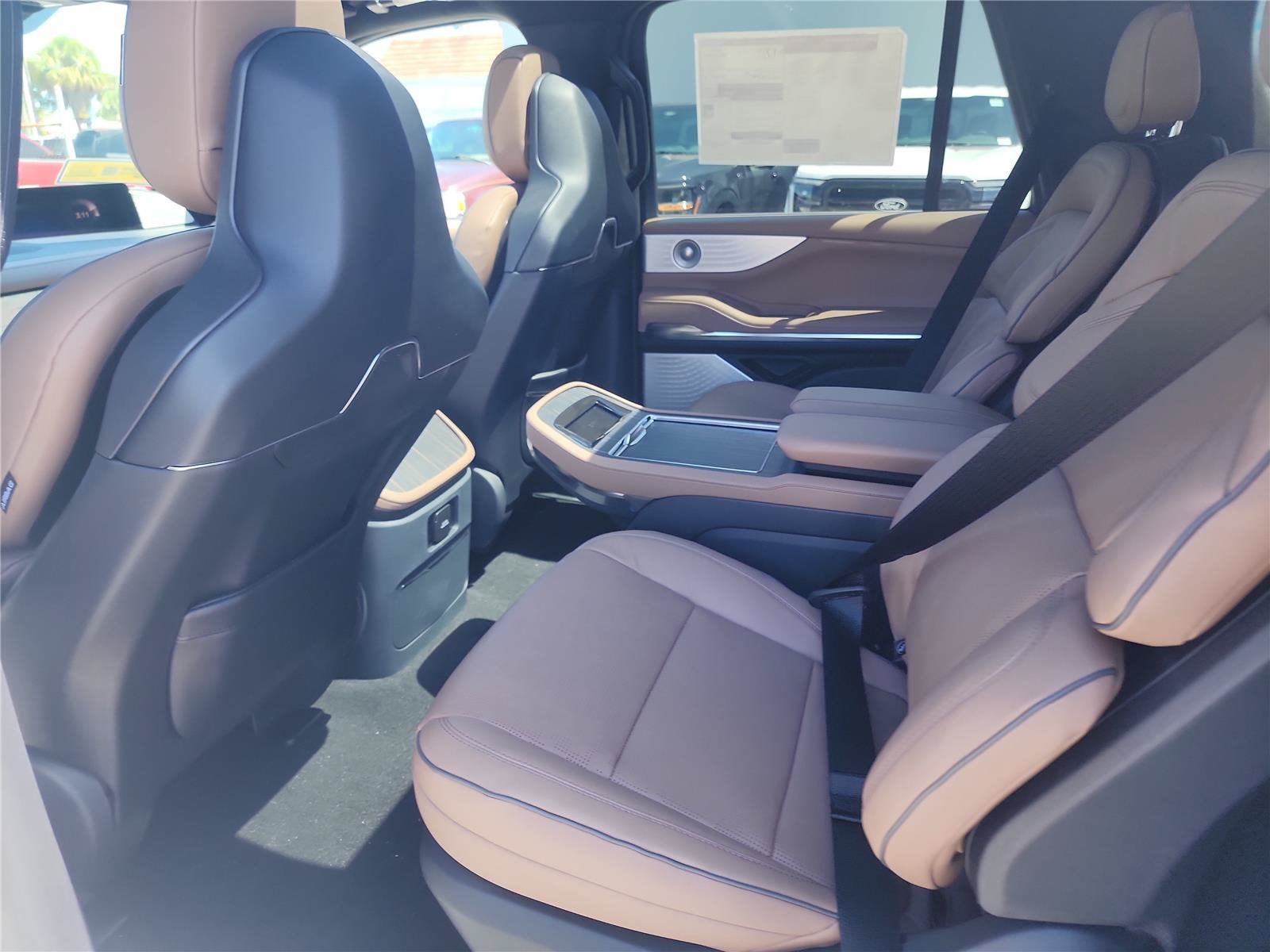 2027 Lincoln Navigator L
