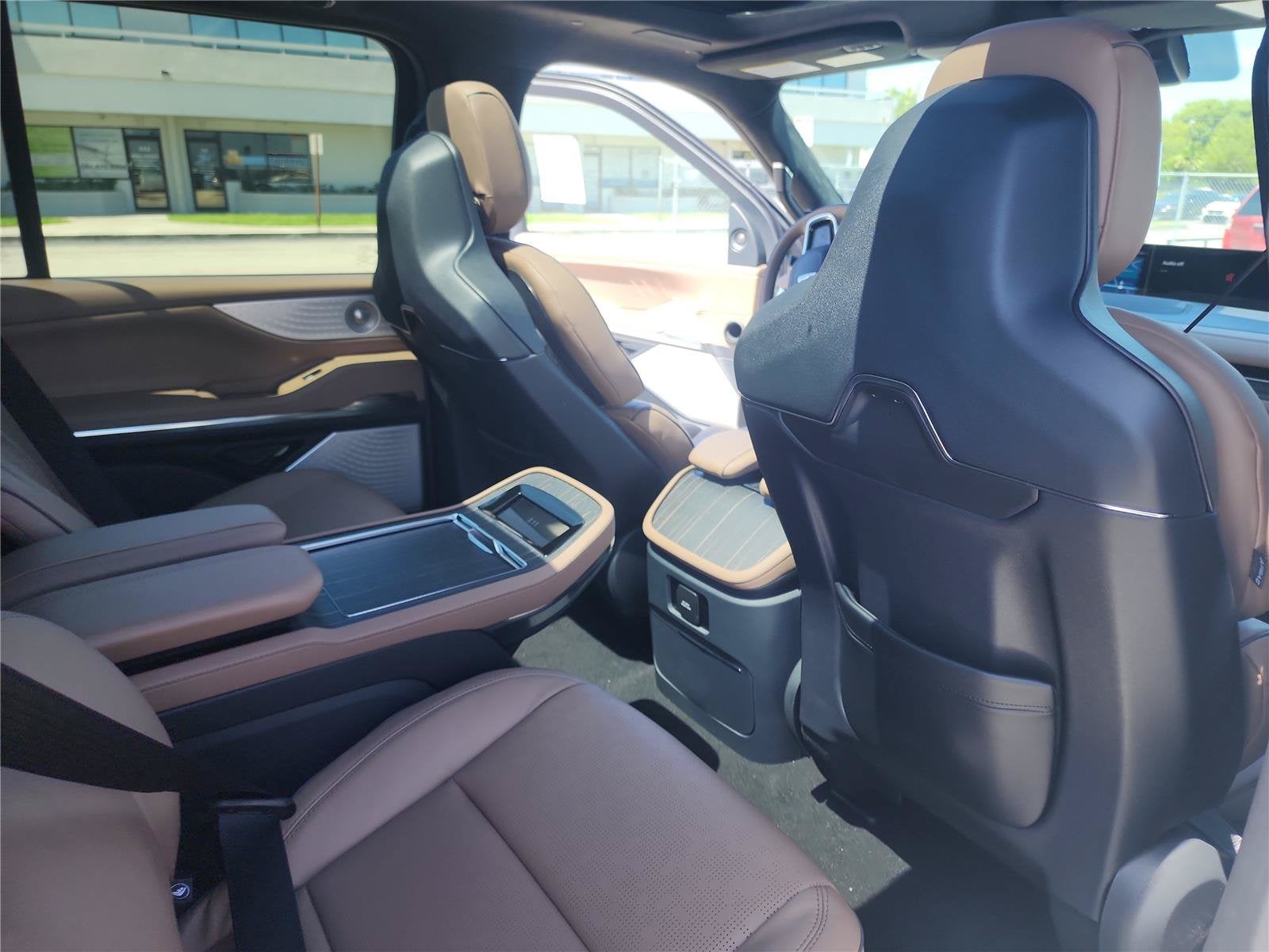 2027 Lincoln Navigator L