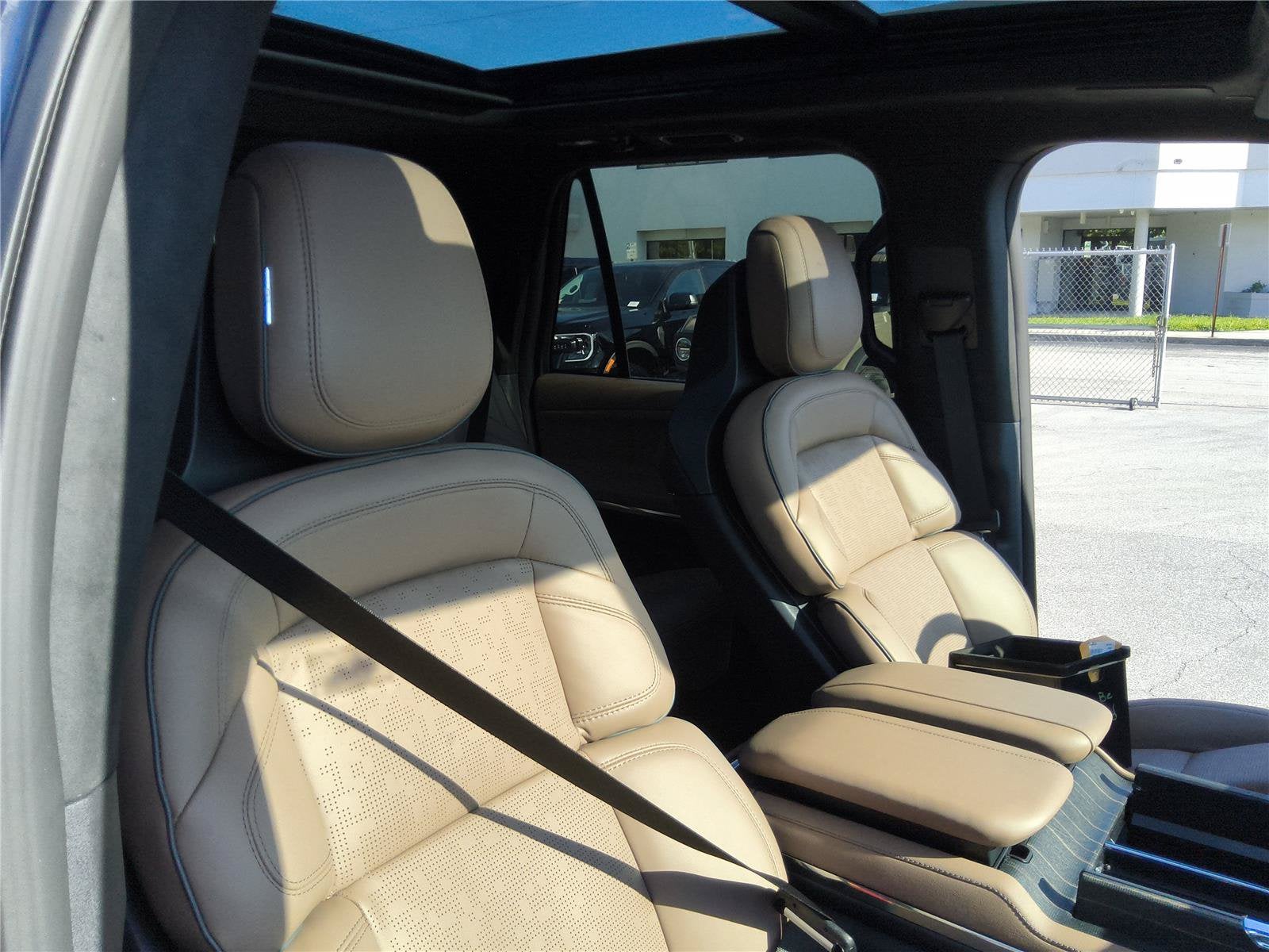2027 Lincoln Navigator L