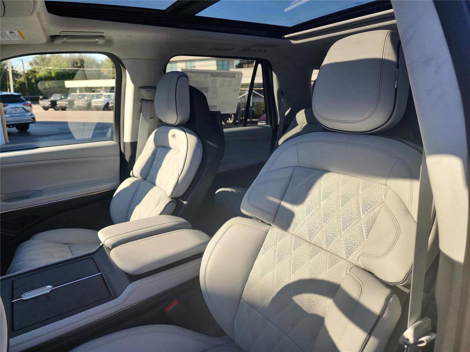 2025 Lincoln Navigator L