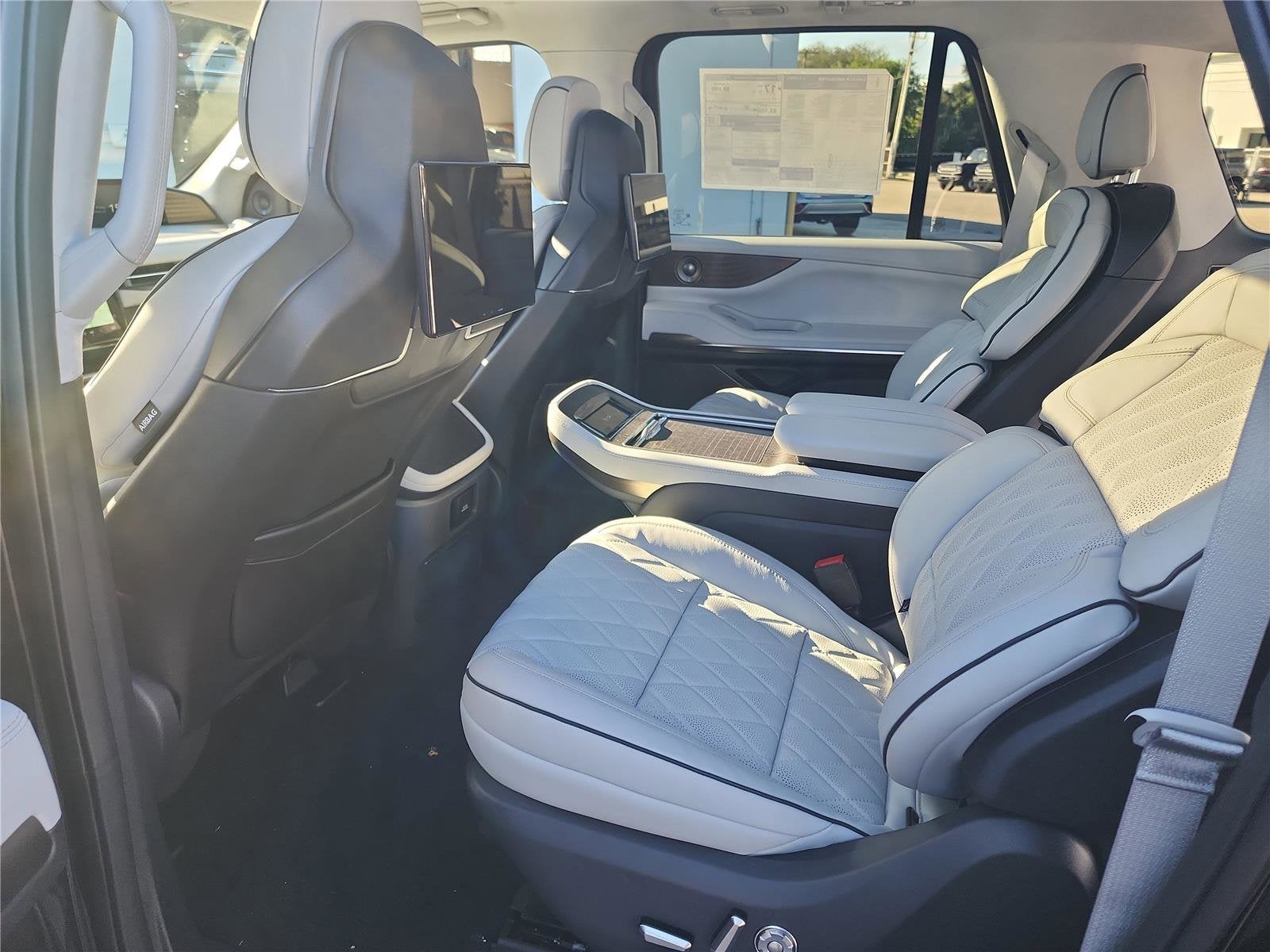 2025 Lincoln Navigator L