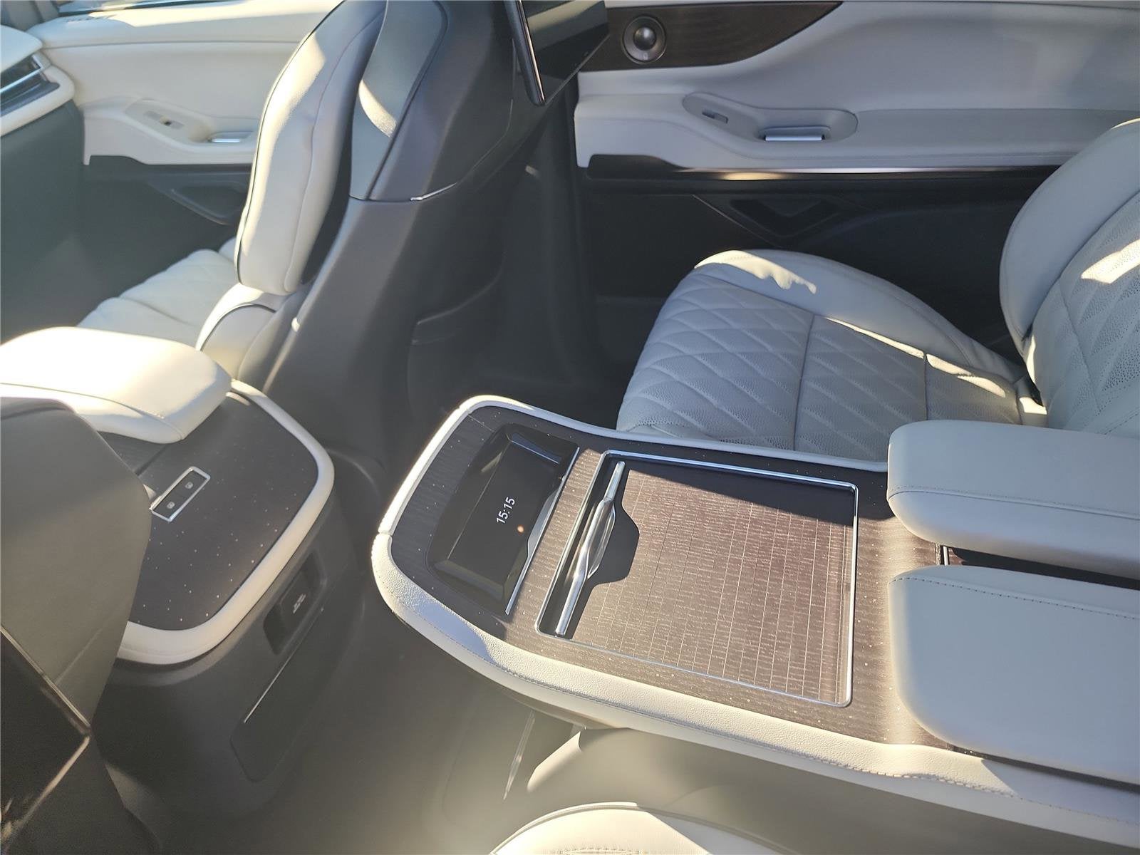 2025 Lincoln Navigator L