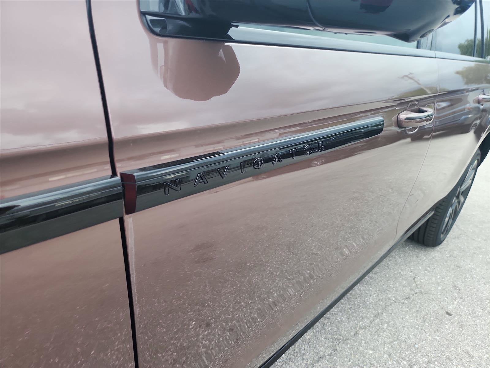 2027 Lincoln Navigator L
