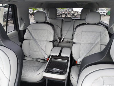 2027 Lincoln Navigator L
