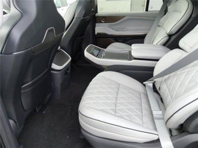 2027 Lincoln Navigator L