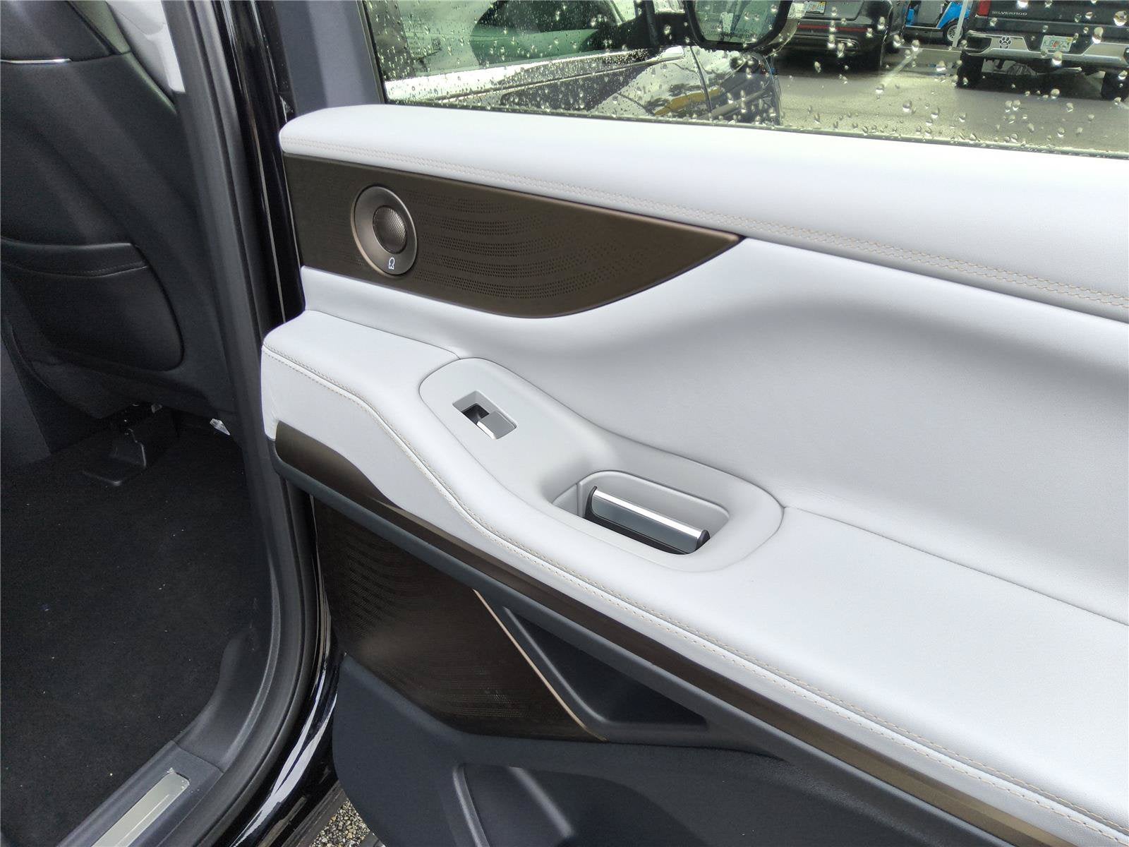 2027 Lincoln Navigator L